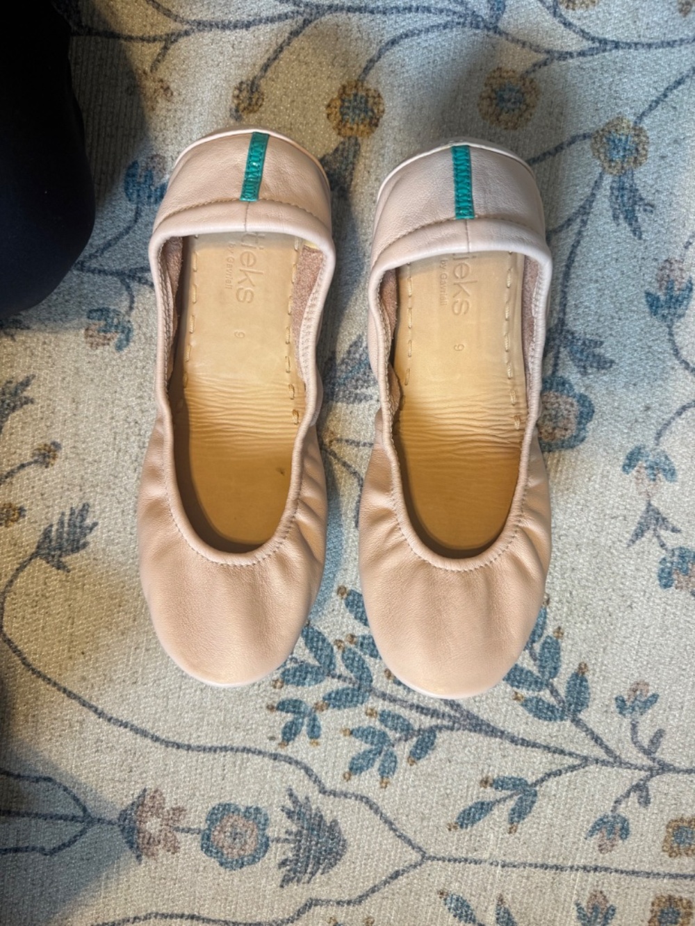 Tieks flats- 4 pairs in great condition (size 9) - Picture 9 of 17